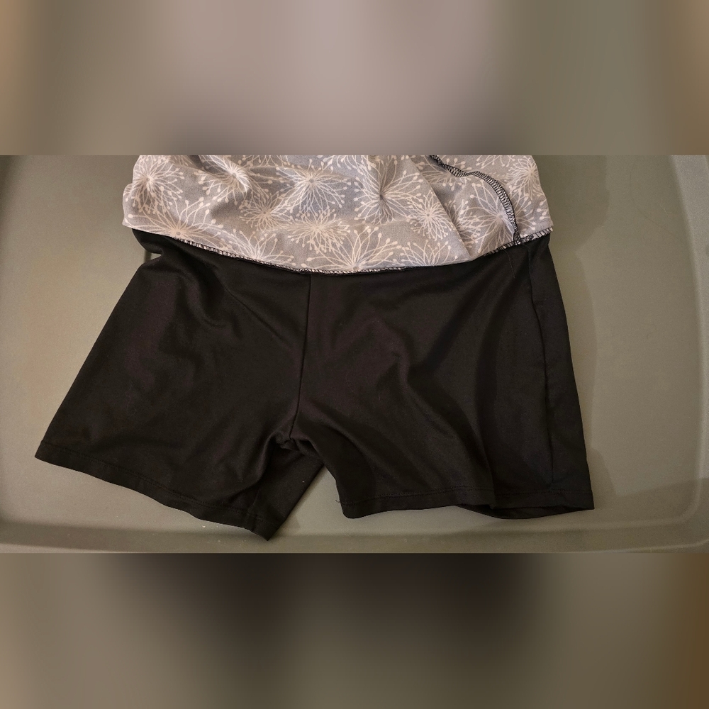 Tranquility by Colorado Clothing Athletic Skort Black Floral Medium - Picture 5 of 5